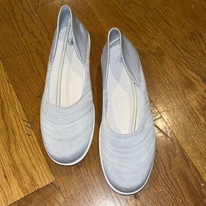 NWOT- Women’s Slip On Sneakers- Size 8